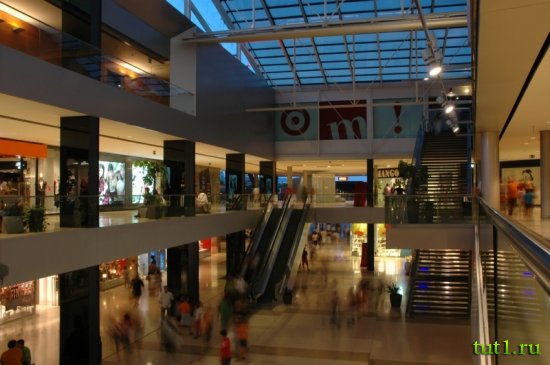 Барселона - торговый центр Маремагнум
