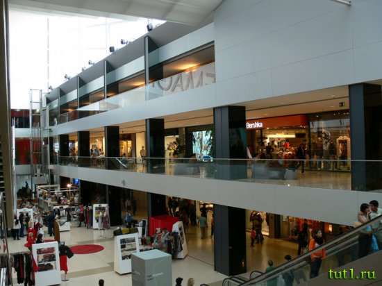 Барселона - торговый центр Маремагнум