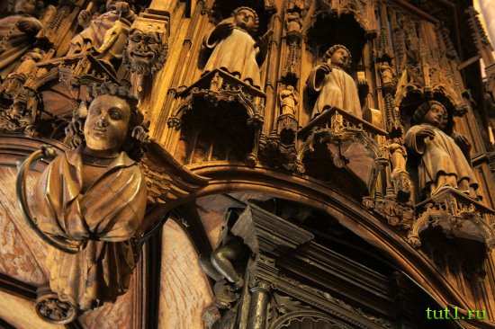 Кафедральный Собор Святого Креста и Святой Евлалии - Барселона