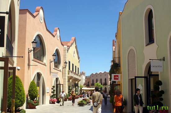 Аутлет La Roca Village, Барселона - Испания