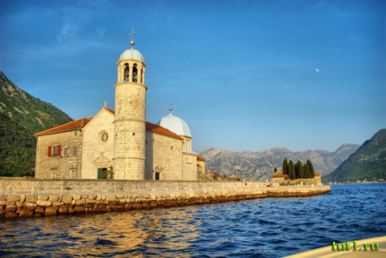 Церковь Божья Матерь на Скале - Черногория