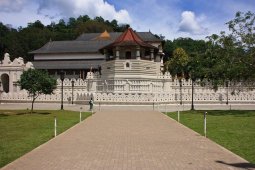 Храм зуба Будды - Канди, Шри-Ланка