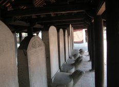 Храм Литературы - стелы на черепахах